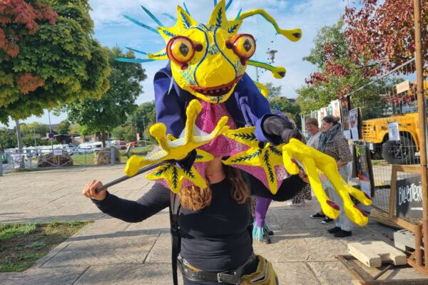 Une marionnette géante à créer en duo